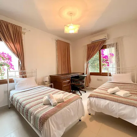 וילה Karmi A8 With Private Pool By Holidaykeys קיירניה