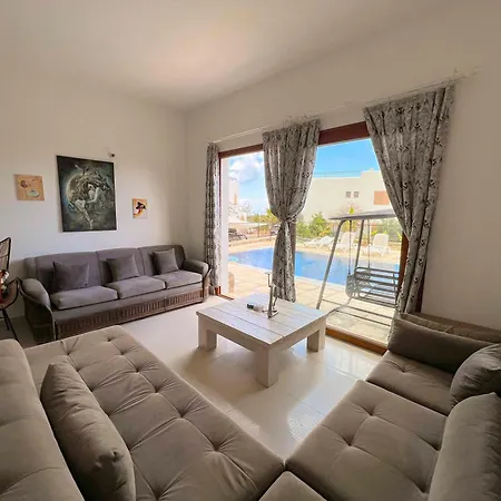 וילה Karmi A8 With Private Pool By Holidaykeys קיירניה