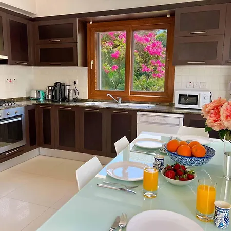 וילה Karmi A8 With Private Pool By Holidaykeys קיירניה