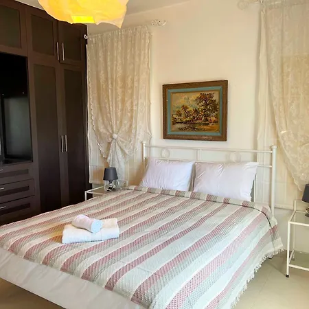 Karmi A8 With Private Pool By Holidaykeys