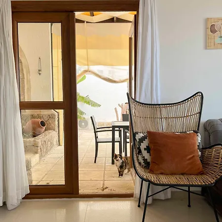 Karmi A8 With Private Pool By Holidaykeys *