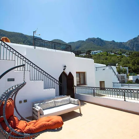 Villa Karmi A8 With Private Pool By Holidaykeys Kyrenia (Northern Cyprus)