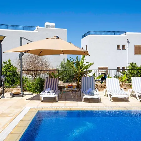 Karmi A8 With Private Pool By Holidaykeys *