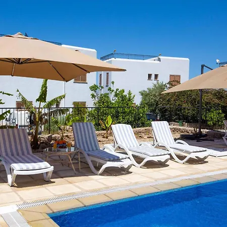 Karmi A8 With Private Pool By Holidaykeys Villa Kyrenia (Northern Cyprus)