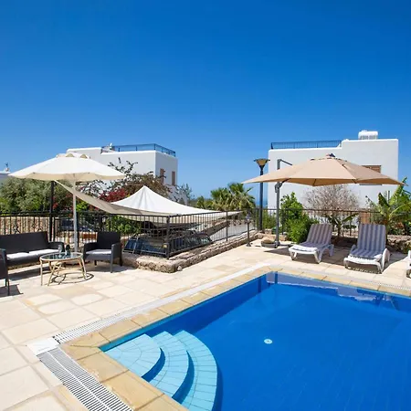 Karmi A8 With Private Pool By Holidaykeys Villa