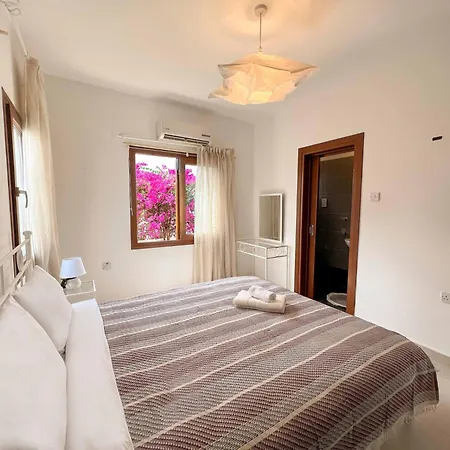Willa Karmi A8 With Private Pool By Holidaykeys