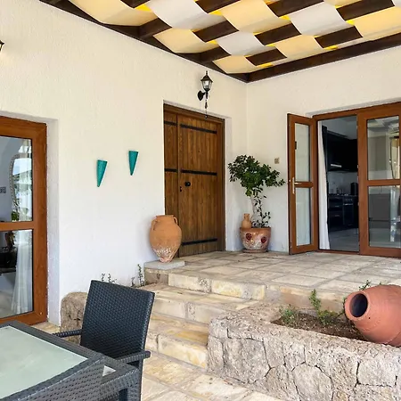 Karmi A8 With Private Pool By Holidaykeys Willa Kirenia